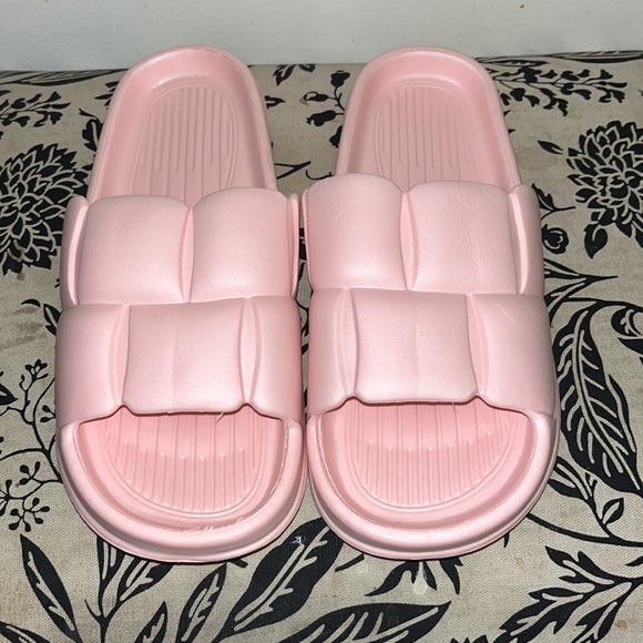 EVA Foam lite Slide New Pink Brick Pattern Comfortable Shower Slide - Picture 4 of 15